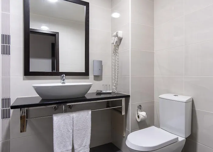 Hotel Vale Do Navio 4*