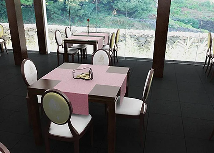 Hotel Vale Do Navio 4*