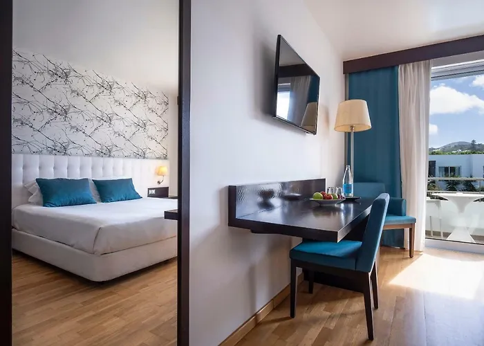 Hotel Vale Do Navio 4*