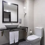 Hotel Vale Do Navio 4*