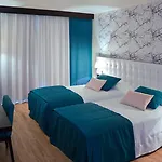 Hotel Vale Do Navio 4*