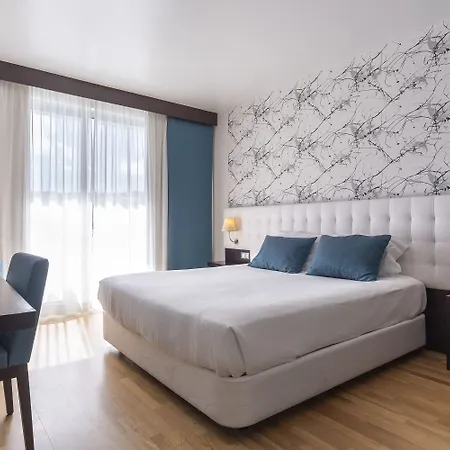 Vale Do Navio Hotel 4*